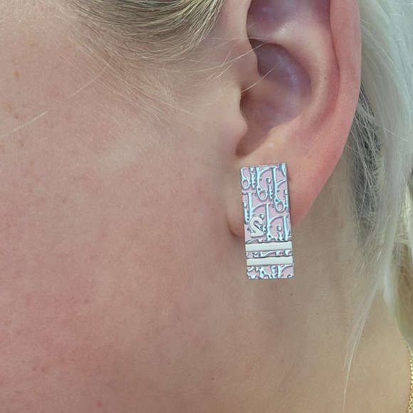 DIOR "Trotter 2": Light Pink & Silver Logo Earrings (ms) - Picture 6 of 6